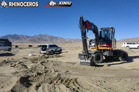 Máy xúc xích Thinoceros