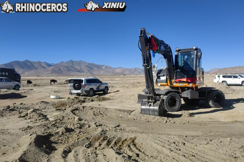 Máy xúc xích Thinoceros